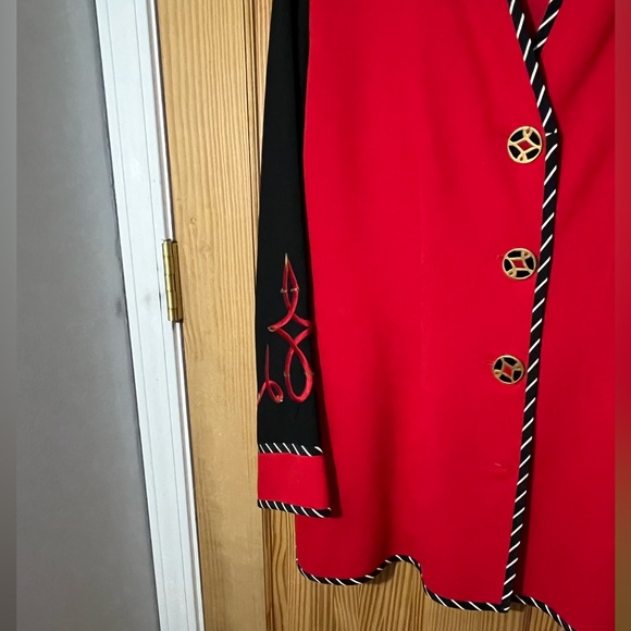 Vintage Red and Black Embroidered Blazer - Picture 15 of 16